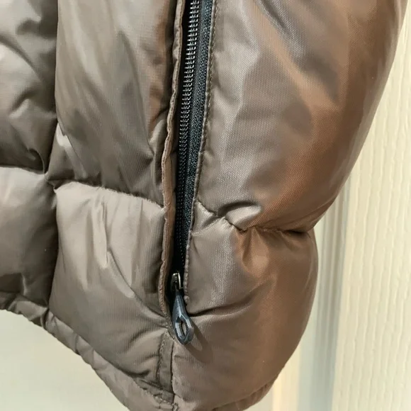 Men’s Gap puffer vest in brown, XL - Picture 3 of 8